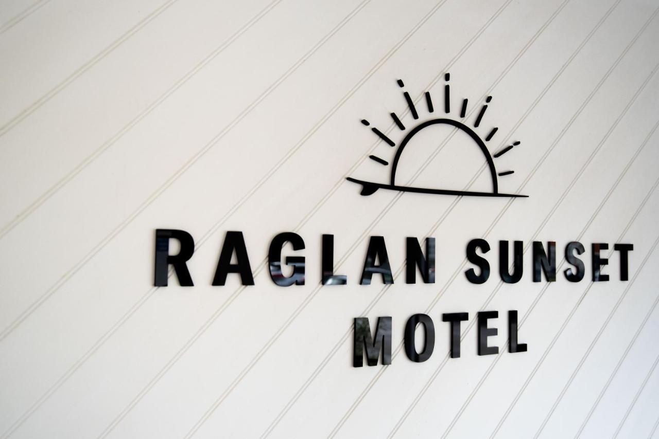 Raglan Sunset Motel And Conference Venue Exteriör bild