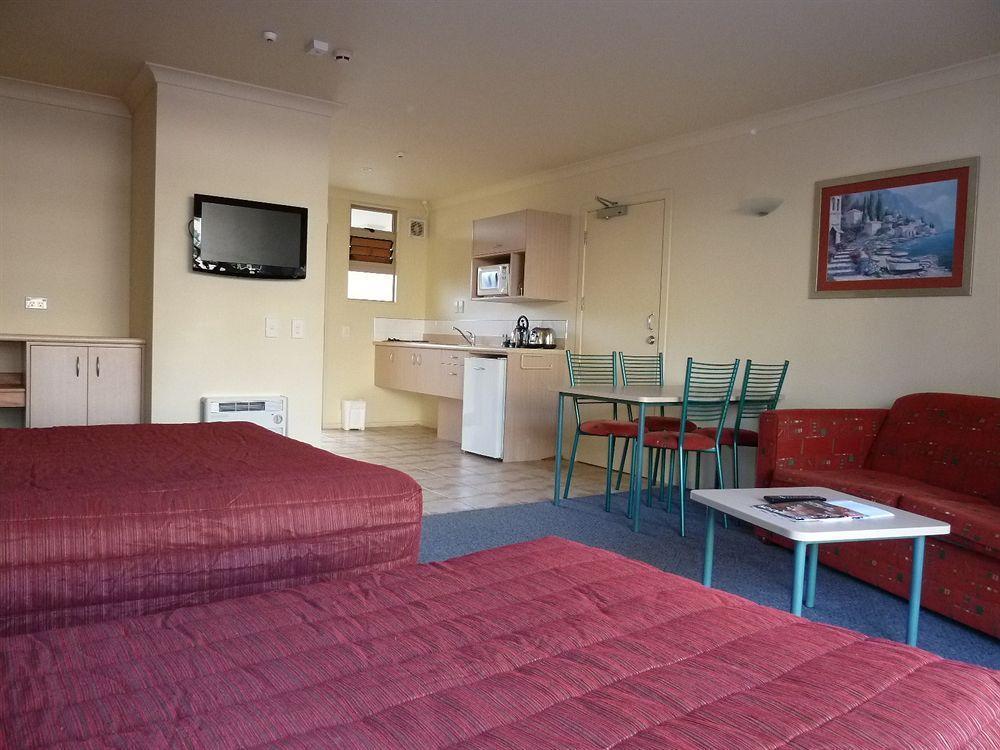 Raglan Sunset Motel And Conference Venue Exteriör bild
